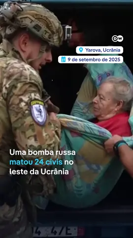 Rússia m4ta 24 pessoas em fila de aposentados na Ucrânia Ataque com bombas russas m4ta 24 civis, em sua maioria idosos, no leste da #Ucrânia. Vítimas estavam em uma fila para receber suas #aposentadorias. #Rússia vem intensificando seus ataques, em meio a impasse nas negociações de paz lideradas pelos #EUA. #TikTokNoticias ➡️ Veja, no vídeo, a reportagem da @dw.brasil, parceira do Metrópoles