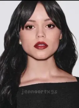 lá na rua de baixo 👄 #jennaortagaedit #edit #jennaortega 
