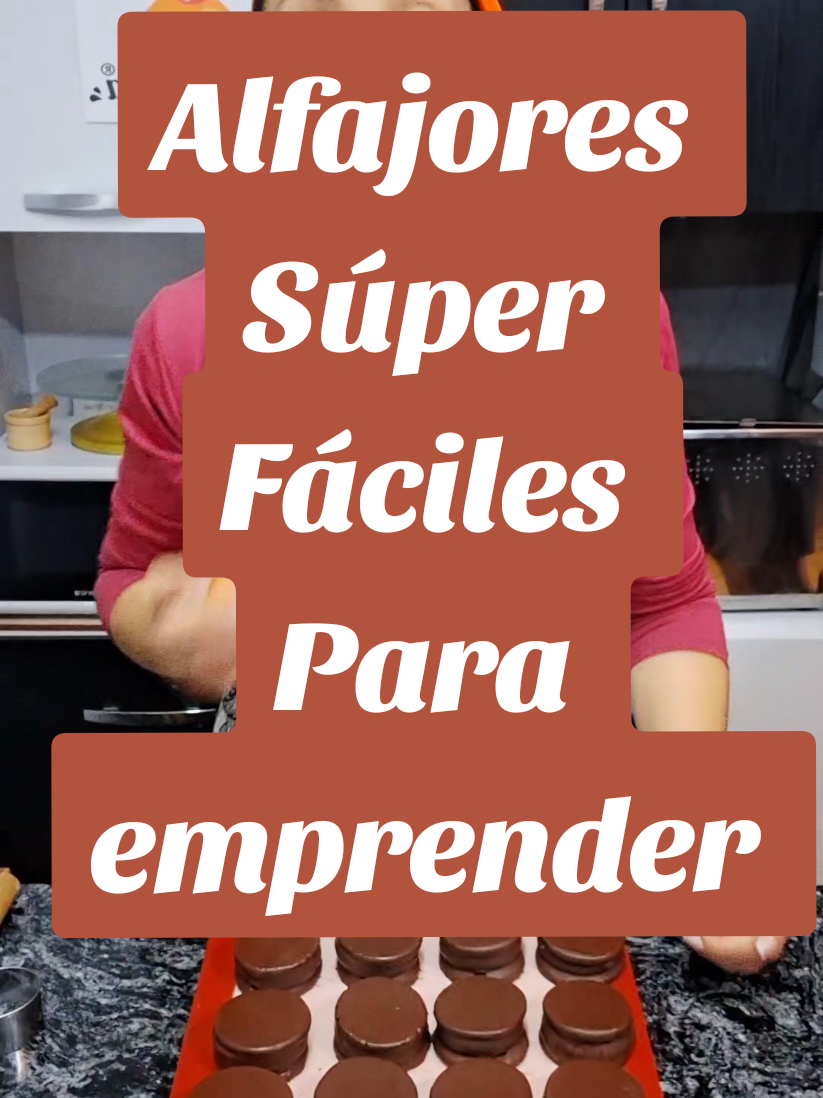 Receta Alfajores  100g manteca 80 grs azúcar  20 grs miel 1 huevo (55grs) 25 grs cacao amargo 225 harina Leudante 200 grs de chocolate para bañar el paso a paso es el del video.   abajo de este video encontrarás mas recetas .
