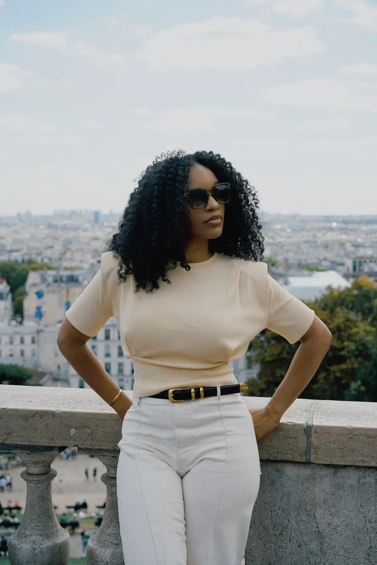 When in Paris, let the day take its time. 🌹 #paris  #paristravel 