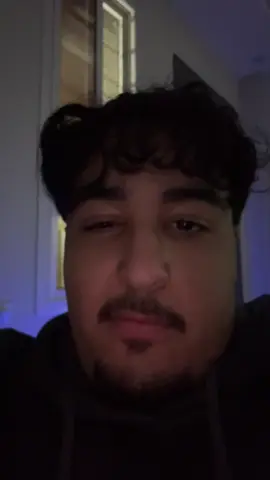 يبي ينسينا موش لا  يبي ينسينا ست ستات الحلوين لايسولفون يبي ينسينا تطلب بيتزا دائريه  ذي الي علي للحين يمكن تزود
