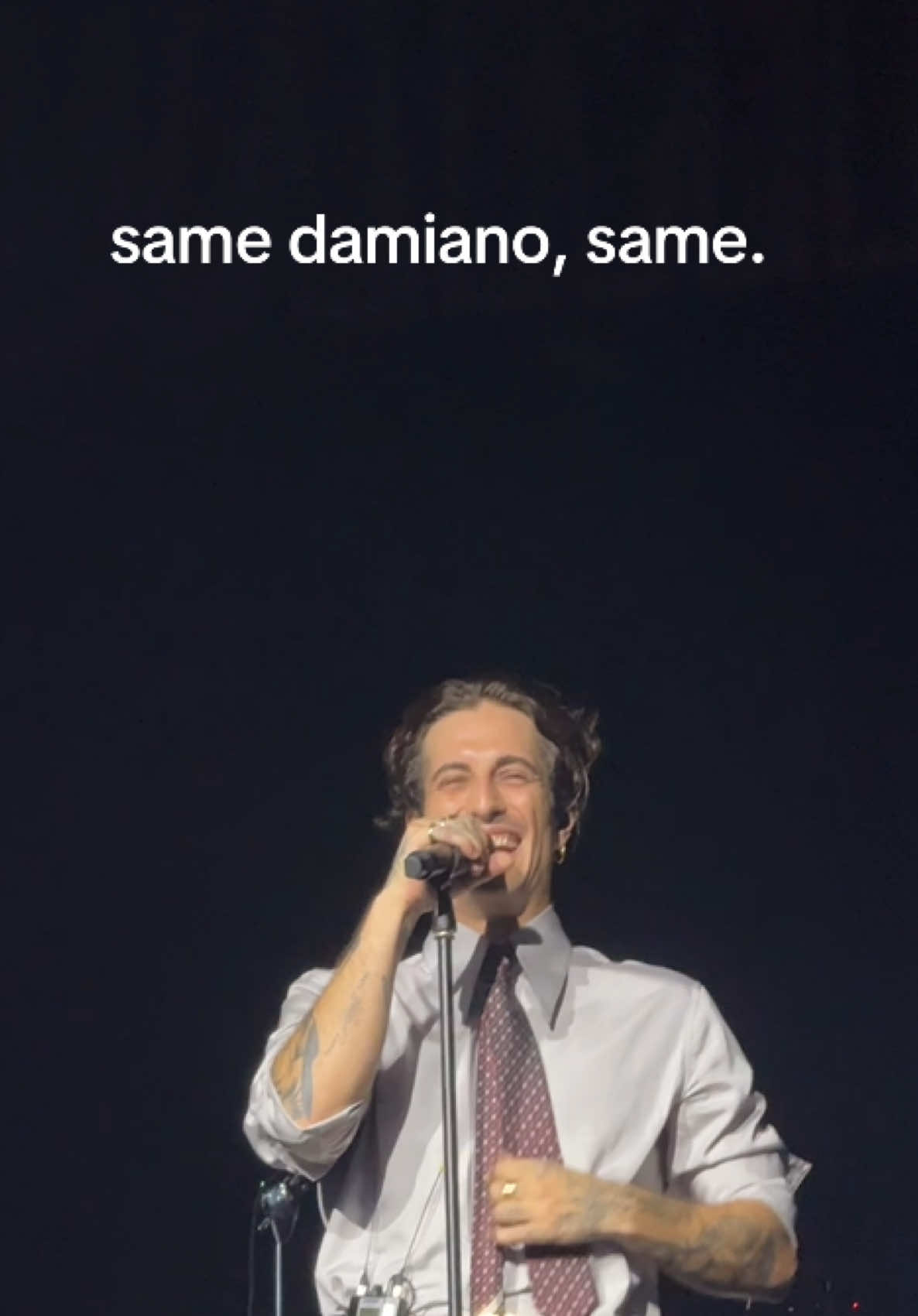 calling himself grumpy & giggling afterwards makes sense @Damiano David #damianodavid #funnylittlefearstour #ubereatsmusichall #berlin #maneskin 
