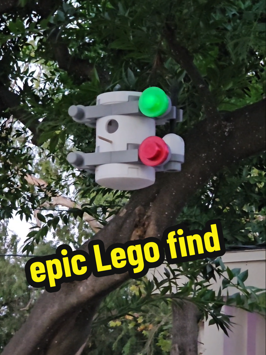 If only she stayed, I found a lot of puzzles that needed two players to solve. #lego #legostarwars #nostalgia #starwars #fyp 