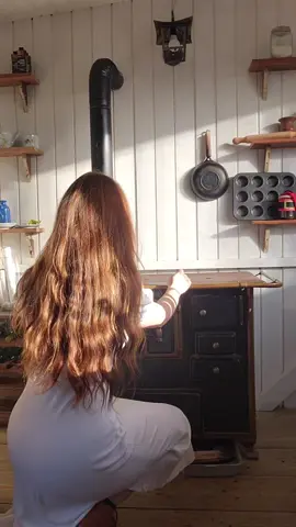receita: 4 ovos, 4 colheres de creme de leite, 2 colheres de leite em pó de coco, 2 colheres de manteiga, 1 fatias de queijo,  1 colher de fermento químico.  #fyyy 