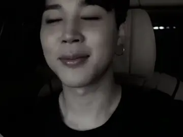 وتلاقت الارواحُ في المنامِ حلماً جميلاً ليته لم ينتهي. #army #bts #foryoupage #viral #jimin 