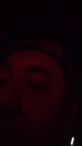 seorang ayah buta kecemplung got saat hendak salat subuh, tapi kotor dan sakit itu menjadi tidak berarti ketika momen salat bisa ketemu dengan anak tercinta.