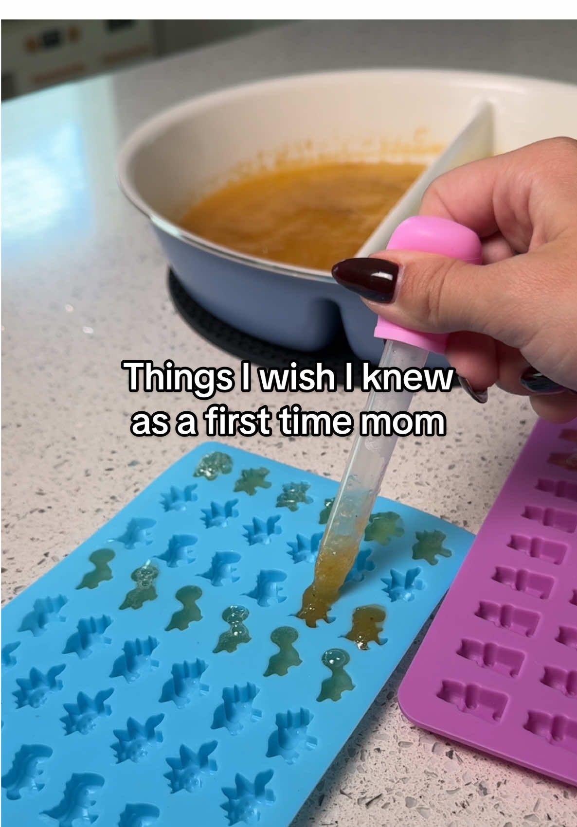 DIY gummies for kids 🍭#MomsofTikTok #momhacks #kidssnacks #firsttimemom #kidsoftiktok toddler snack