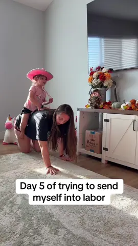 Day 5 of trying to send myself into labor…we are officially past our due date 🙃🥲 this was my daughter’s favorite day though 🤣 she’s certainly enjoying riding me like a horse around the house 🤣 my 2nd, 3rd, or 4th time mamas….when did you spontaneously go into labor? 😅 #pastdue #3rdbaby #inducelabor #vbac #pregnant 