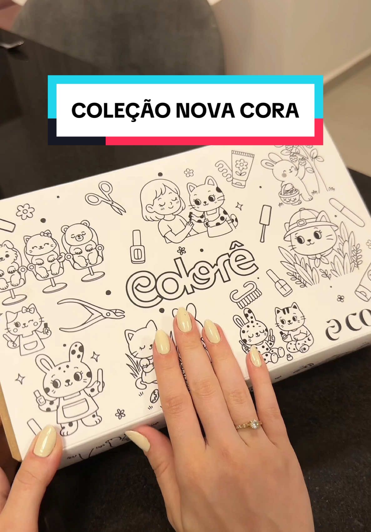 Vem abrir a coleção nova da CORA comigo amigas! “Colorê” Tão fofinha tô apaixonada 🥹💖💖 vou deixar ID Mercado Livre do Verniz e Secante pra vcs: ANAPT7-7CES @Mercado Livre Moda #unhas #esmaltes #MercadoLivreModa #OMelhorDaBeleza 