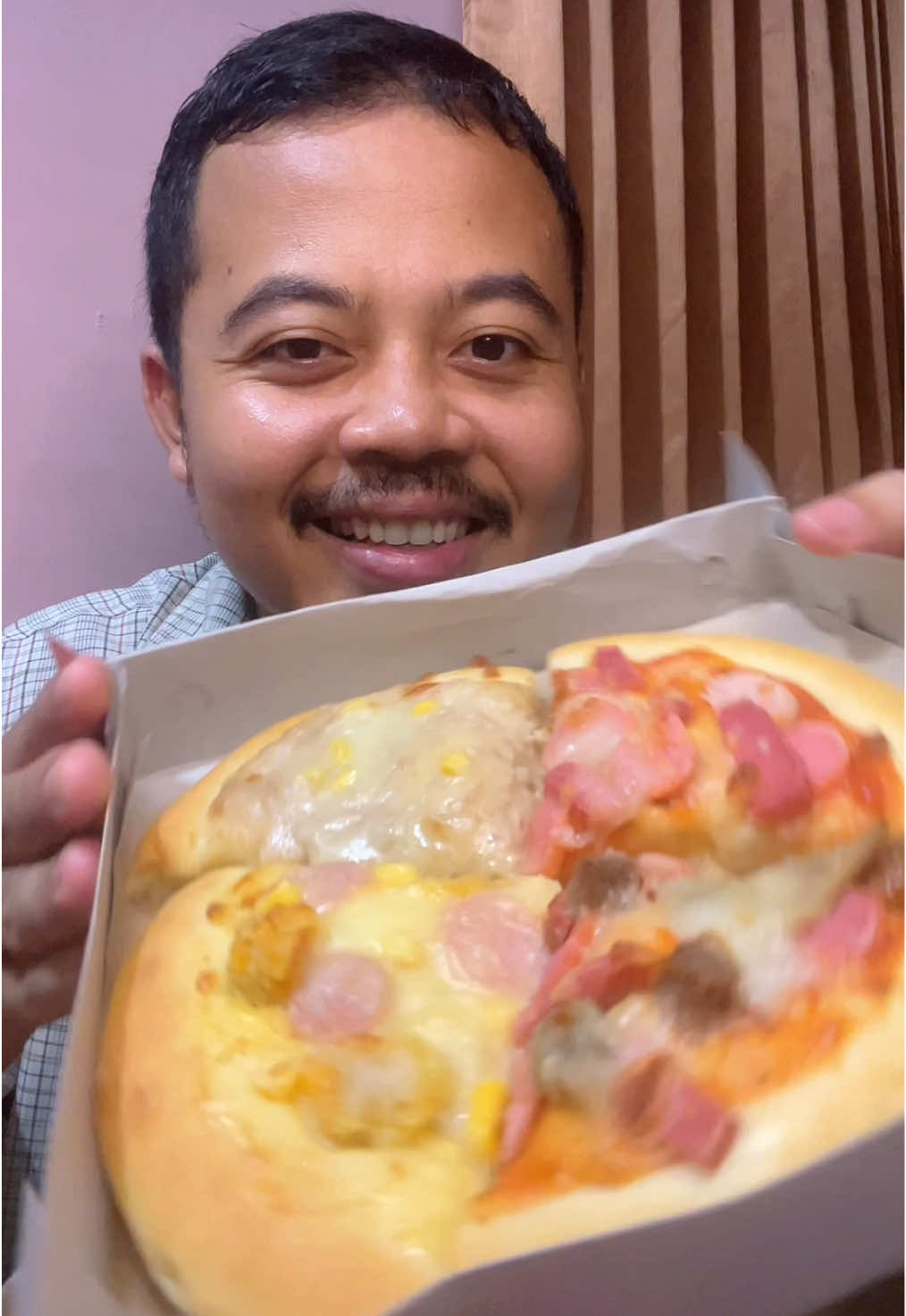 Beli makanan UMKM rasanya Ngebantu dunia ini jadi lebih baik, padahal cuma beli satu doang😭🤣  #asmr #mukbang #fypシ゚ #viral #reels 