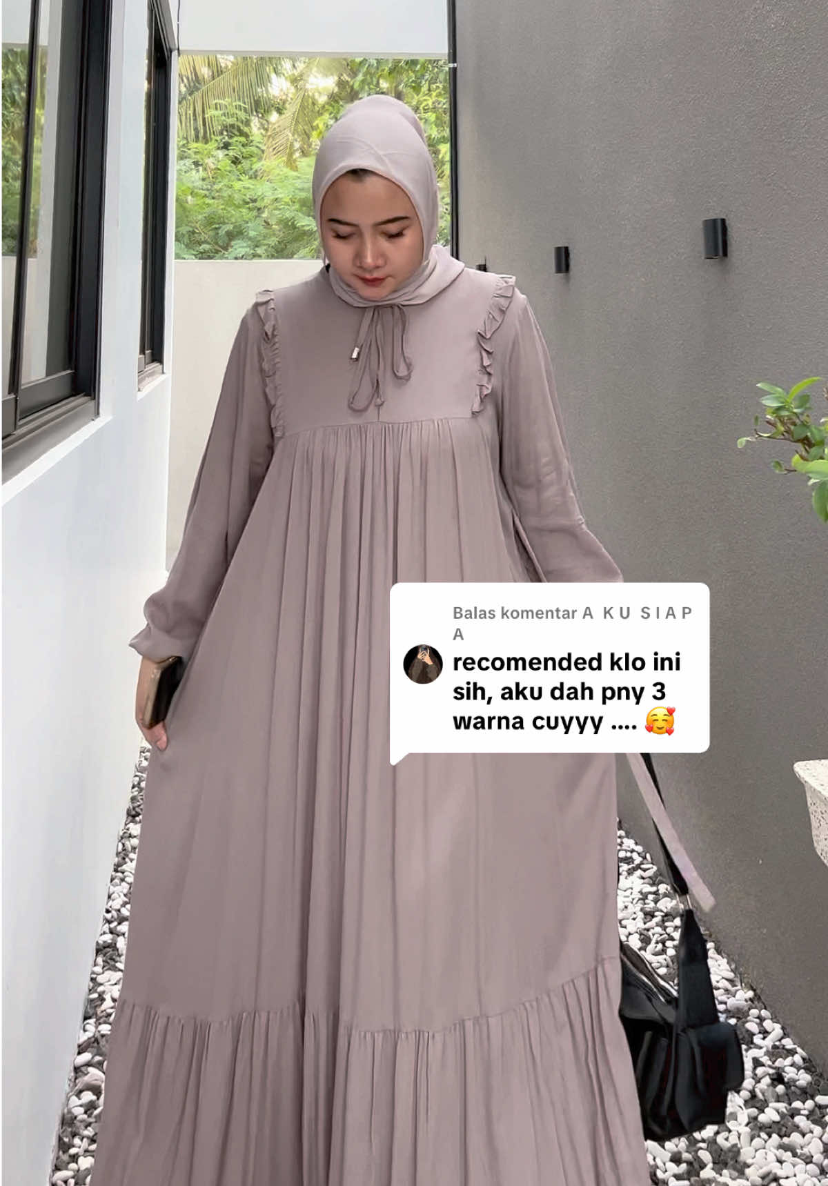 Membalas @A  K U  S I A P A cakep bgt mmng bahan jg adem bgt gk cukup punya satu hehe , dan gk2 pelit bhan bgt 🤭 #dresscantik #dresssimple #gamiscantik #fyp #ootddress 