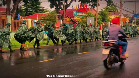 Mưa lớn là mưa nhỏ mưa nhỏ là không mưa #chúbodoi#qdndvn🇻🇳 #hanhquanxa#xh 