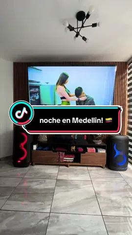 Una noche en Medellín -Cris MJ #foryou #tiktokviral #LIVEIncentiveProgram #LIVEwithlowfollowers #PaidPartnership @JBLaudio UK @JBLeurope @JBLAudio 