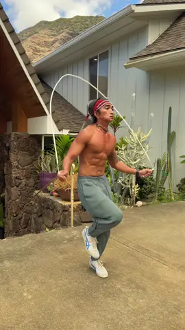 Need to 🔥 fatbefore the holidays? Try this workout w/ @BretmanRock👇 Save this & tag a friend 💪🏽 #HolidayShred #BurnFatFast #WorkoutTikTok #FitnessTok #fyp 