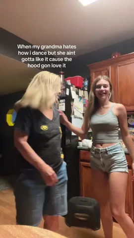 All i do is play with this girl🤣🤣