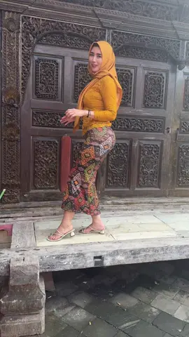 MERAPAT KE WARUNG LUMBUNG PADI JEPARA