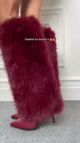 A gift for birthday 🎁 #boots #fashiontiktok #giftideas #elegant #fur 