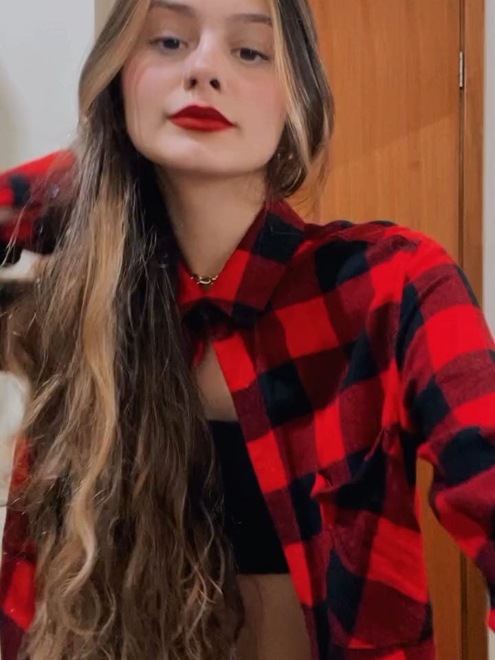 Meu cabelo ainda estava molhado 💋🫣 #explore #explorepage✨ #explorer #explorar #rells #festajunina #look #viral #forró