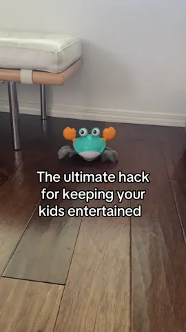 This toy crab keeps kids so busy as they chase it around the house. Such a fun gift idea for kids and toddlers #kidtoys #toddlertoys #toddlergames #toddlergifts #kidgifts 