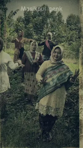 #fypシ゚ #emakemak #masikpulgenk #lucu #makansesuaiwarna 