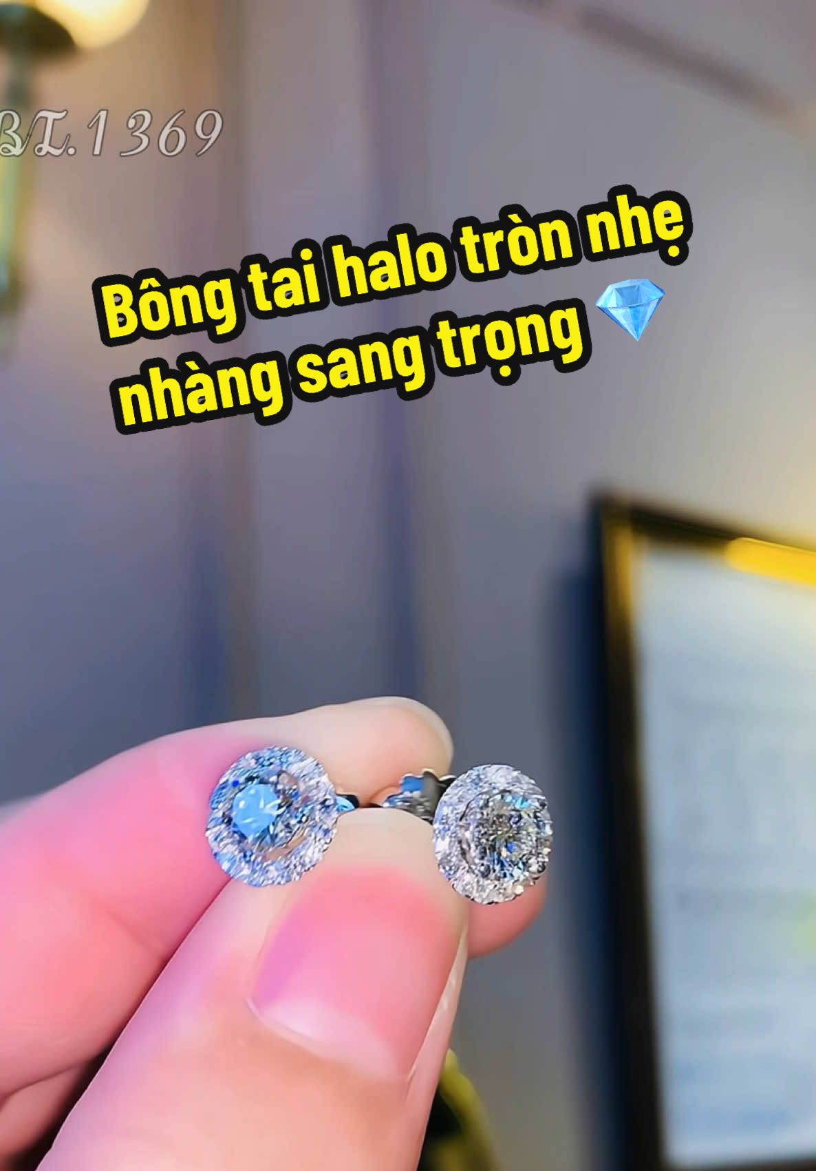 Bông tai halo tròn nhẹ nhàng sang trọng 💎 #tamluxury #diamond #jewelry #gia #xuhuong 