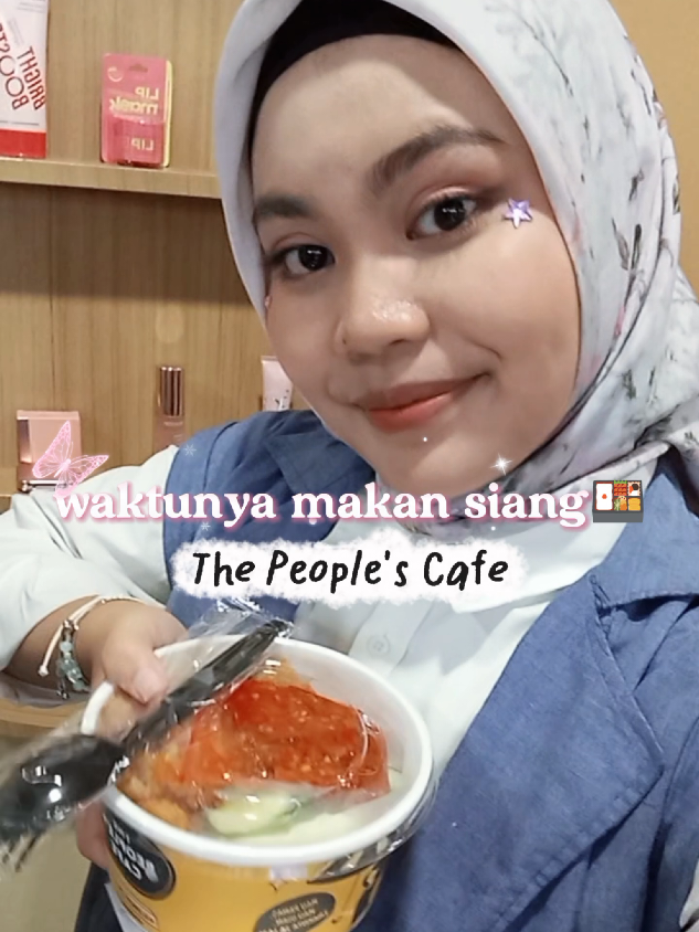 seruu banget ikut acara Welcoming WYA batch 4✨, dan aku lunch ayam geprek dari @thepeoplescafe 🍽🤍 #wardahyouthambassador #wardah #thepeoplescafe #lunchtime #fyp 