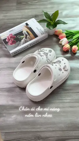 Dép sục nữ đế nâng chiều cao 8cm. #giaydep #giaydepxinh #depsuc #giaydepnu #giaynu 