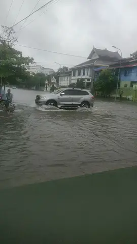 #ပေါက်မြို့နယ်သူလေးပါရှင့်🥰🥰 မန်းလေးမြို့မှာမိုးရွာနေပီနော်
