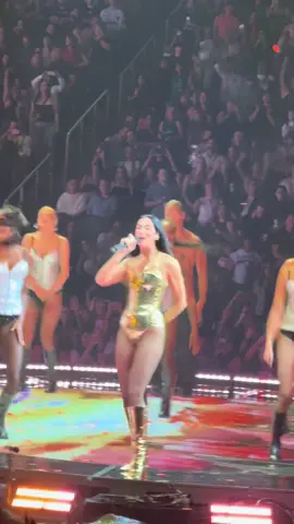 Can’t believe i got to see her in person, such a fun experience 💗💫 #dualipa #concert #fyp 