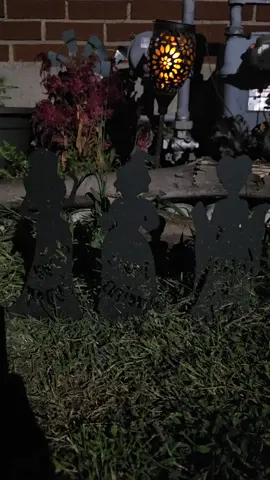Lawn decorations for Halloween Hocus Pocus #lawndecor #halloweendecor #hocuspocus 