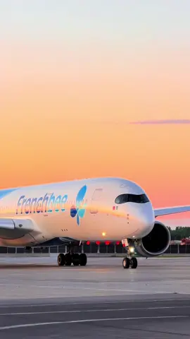 It’s so Hard to look away from an A350 😍 #aviation #airplane #fyppppppppppppppppppppppp 