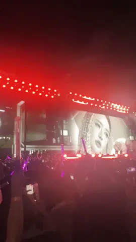 Intro cực căng tại concert Em Xinh Say Hi  #exsh #emxinhsayhi #emxinh #exshconcert #DrakeT 