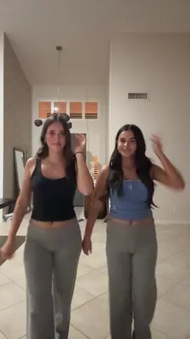 Bb Laura @laura #fyp #dance #dancefor2people #dance2025 #viral 