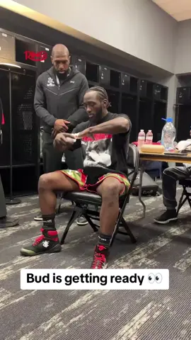 Terence Crawford wrapping those hands ready for Canelo Alvarez 👊  #CaneloCrawford live on Netflix NOW l #RiyadhSeasonCard | @RiyadhSeason 🥊