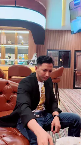 Tetaplah tenang meskipun dunia terasa berat. Percayalah bahwa setiap ujian pasti ada hikmahnya.