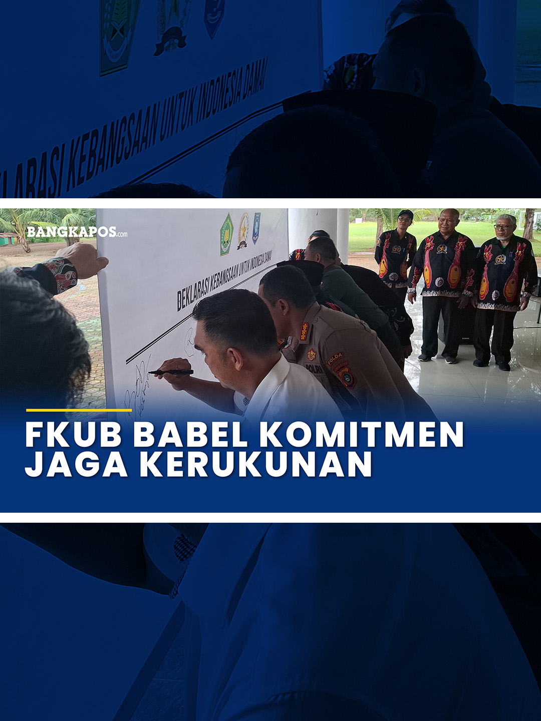 FKUB Bangka Belitung Gelar Deklarasi Kebangsaan untuk Indonesia Damai Forum Kerukunan Umat Beragama (FKUB) Provinsi Bangka Belitung menggelar deklarasi kebangsaan untuk Indonesia Damai pada Sabtu (13/9/2025). Kegiatan ini dilaksanakan secara serentak dan dihadiri oleh Plt Kaban Kesbangpol Provinsi Bangka Belitung, Polri, TNI, serta jajaran Forkopimda Provinsi Bangka Belitung. Deklarasi juga disertai penandatanganan oleh seluruh jajaran Forkopimda sebagai bentuk komitmen bersama menjaga persaudaraan di Negeri Serumpun Sebalai. Deklarasi tersebut memuat lima poin penting. Pertama, menjaga keutuhan Negara Kesatuan Republik Indonesia berdasarkan Pancasila dan UUD 1945. Kedua, mengajak seluruh elemen masyarakat untuk bersatu menjaga ketenteraman, persaudaraan, dan kedamaian di Provinsi Bangka Belitung. Ketiga, menolak tegas segala bentuk anarkisme, provokasi, dan tindakan merugikan, serta berupaya membangun ketertiban dan keharmonisan masyarakat. Keempat, berkomitmen menggunakan media sosial dan sarana publik secara cerdas dan bertanggung jawab demi mewujudkan perdamaian. Kelima, berkomitmen bersama mewujudkan Negeri Serumpun Sebalai yang aman, damai, harmonis, dan penuh rasa persaudaraan. Ketua FKUB Provinsi Bangka Belitung, dr. Subuh Wibisono, menyampaikan bahwa deklarasi ini diharapkan menjadi momentum bagi semua pihak untuk bersama-sama menjaga negeri agar tetap rukun, damai, dan toleransi terpelihara dengan baik. Ia juga menuturkan bahwa terciptanya kerukunan akan memberikan dampak positif bagi Provinsi Bangka Belitung. Menurutnya, kondisi yang kondusif akan memudahkan masuknya investasi ke provinsi ini sehingga membuka lapangan kerja baru dan meningkatkan kesejahteraan masyarakat. Subuh menegaskan bahwa upaya ini memerlukan kerja bersama seluruh pihak dan menyatakan keyakinannya bahwa Bangka Belitung dapat menjadi daerah yang sejahtera melalui kerukunan dan toleransi yang terus terjaga.