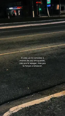 A vida vai te testar, vai te quebrar e vai te arrancar da zona de conforto. Não é pra te destruir, é pra ver se você tem coragem de se reconstruir diferente.