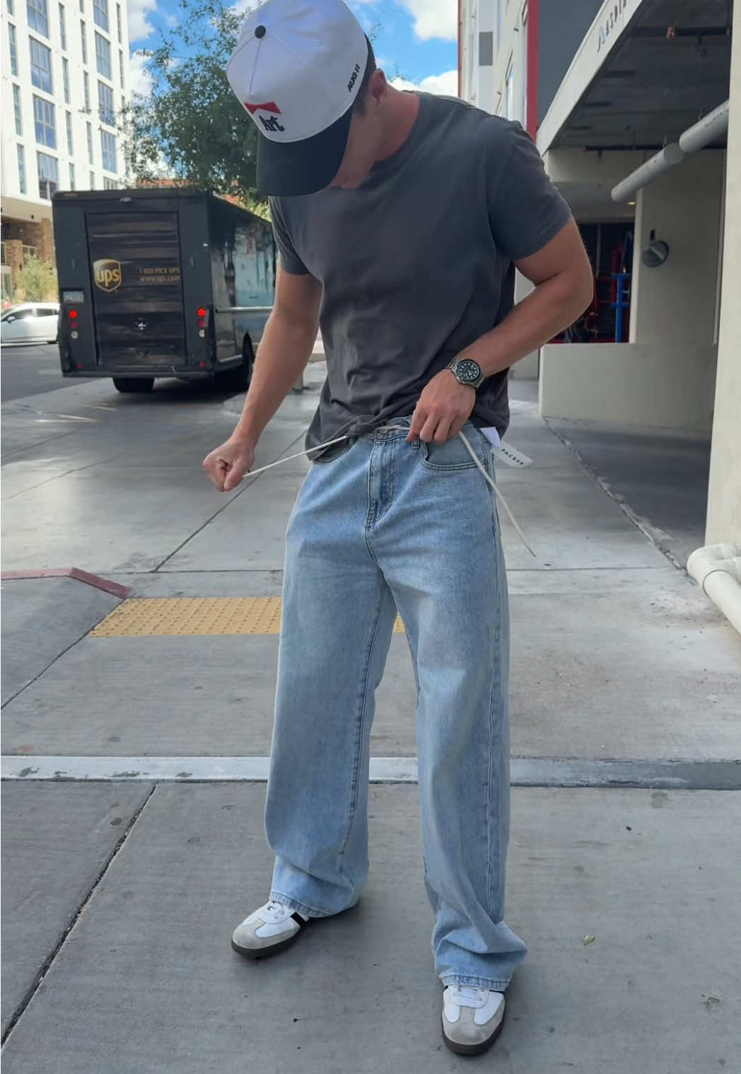 Hurry before the 64% off sale ends tonight! #pacsunjeans #baggyjeans #baggyoutfit #pacsun #tiktokshopcreatorpicks 