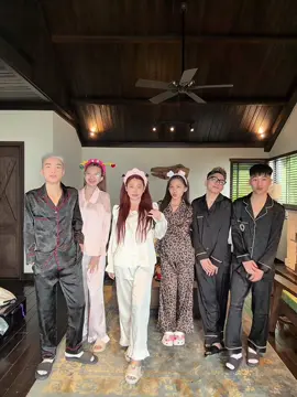 Flop quá thì ghi tên anh vào =)) @𝐊𝐚𝐧𝐡 𝐃𝐚̂𝐮𝐮 🍓 @Lê Minh @Phú Mỹ Nguyễn @Bùi Thu Trà @Duc Viet  #luongquynhnhu #sontungmtp 