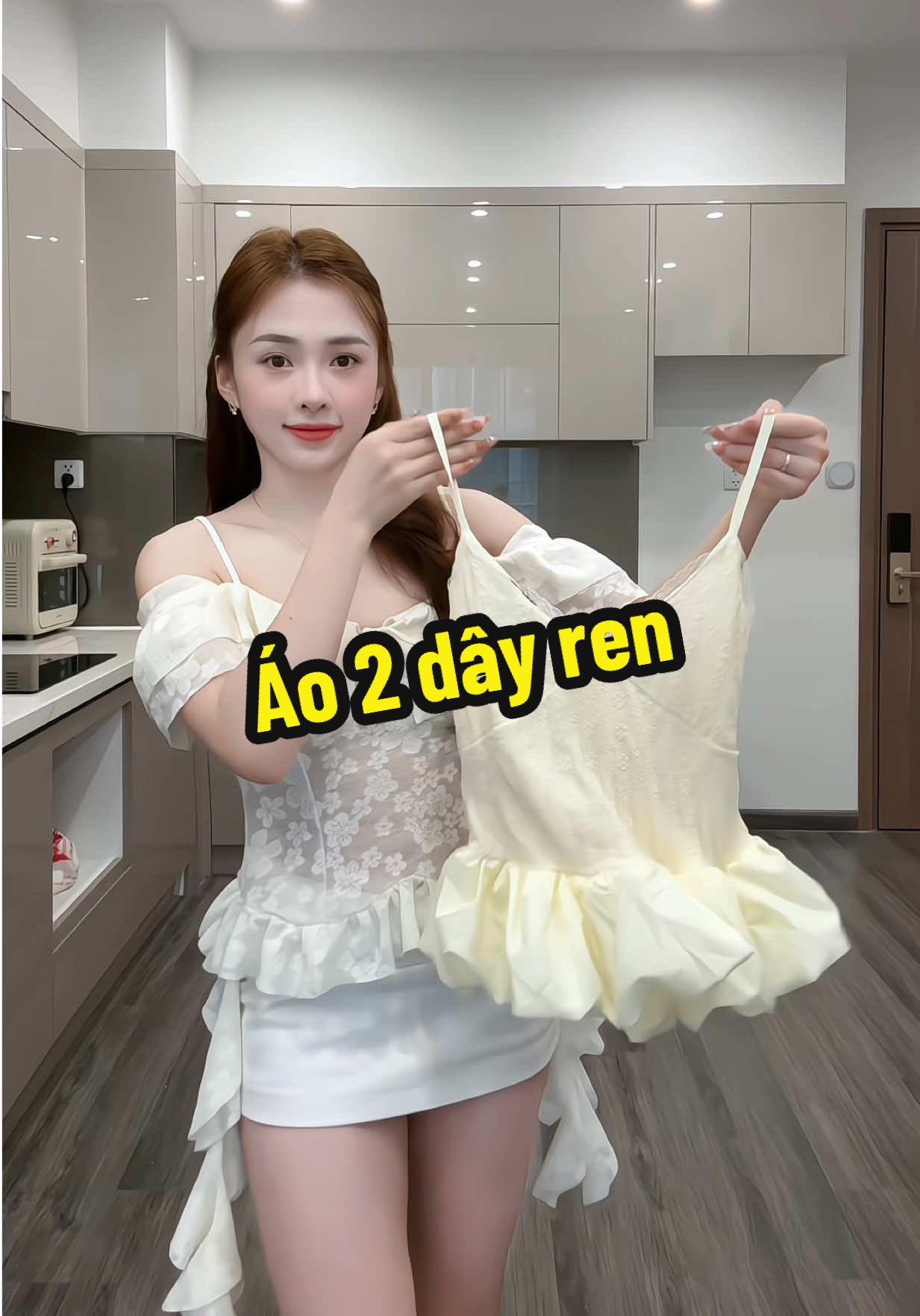 Ce nào có V1 nữa thì mặc hơi bị xinh lun kaka 😍