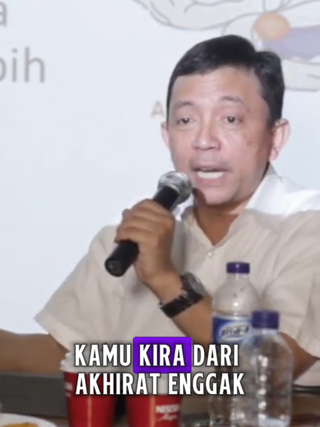 Ada orang nggak mau minum obat karena ‘isinya kimia’. Lah, apa sih yang nggak kimia di dunia ini? Air itu H₂O, garam itu NaCl, bahkan tubuh kita sendiri ya kumpulan reaksi kimia. #fyp #viral #ryuhasan #obat #kimia
