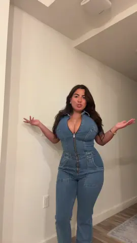 HELLOOOO @Fashion Nova JUMPSUIT #denim #jumpsuit #gameday #tiktokshop #OOTD 
