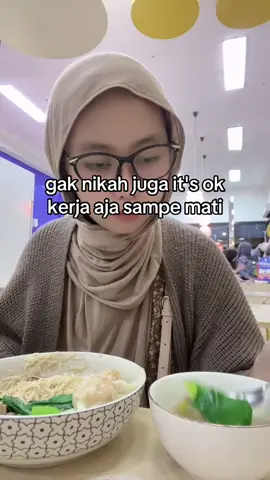 uang bisa cari sendiri 🙌🏻
