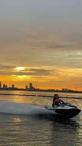 STULANG LAUT📍 Lets go guys dance with us on sea🫣🫶🏻 #seadoosafarijohorbahru  #jetski #rnfmalljohorbahru  #senibongcove #Jb 