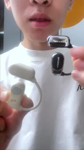 It is not just a headset, it is also a translation tool that can translate 169 different languages ​​for you. It is amazing!!! #translation#translationearbuds#wirelessearbuds#earbuds#earbudswireless#wirelessearbuds#earbudsviral#headphonesrecommended#earbudswireless#tiktokmademebuylt#fallstraw#fallstraw#TechObsessed#RushReady#FallDealsForYou#fyp#goodstuffs#goodthing