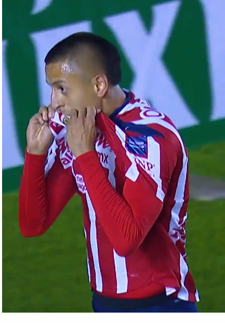 ¡Chivas se pone arriba en el marcador y sorprende a todos con este gran gol de Alvarado! 🐐⚽️ Propiedades.com 🏡: donde cada búsqueda termina con un hogar.  #ElQueBuscaEncuentra http://bit.ly/45TanOg 