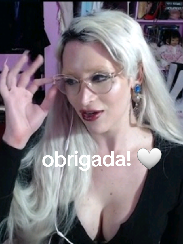 Nerissa Egea dando os devidos agradecimentos! Muito obrigada! 🖤🫶🪞 Era disso que a comunidade estava precisando. 🤍 @riotgames @League of Legends Brasil @Carol Crespo  e Bárbara marsx! 🤍 #lol #leblanc #nerissa #lgbt #fyp 