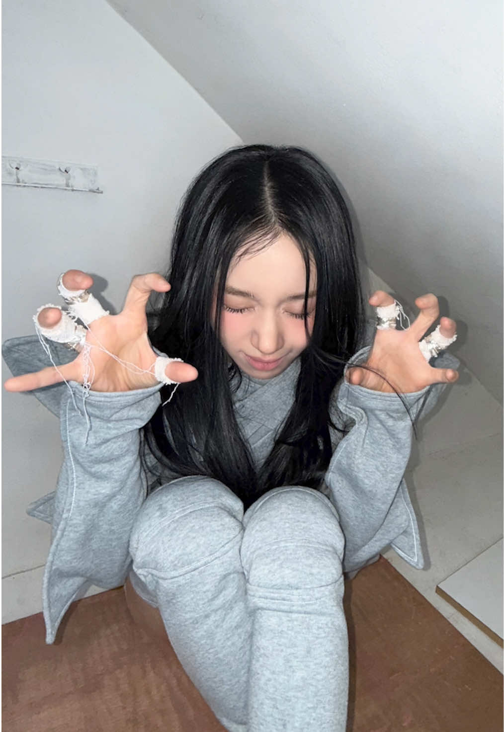 Pose pose pose POSE 📸 🏰Listen [LIL FANTASY vol.1]🏰 CHAEYOUNG.lnk.to/LILFANTASYvol.1  #TWICE #CHAEYOUNG #LIL_FANTASY_vol1 #SHOOT #Firecracker