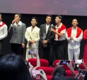 Anh sinh viên nhạc viện trộm vía hát rất tự tin :)) #donhathoang #muado #xuhuong #stevennguyen #longbun 
