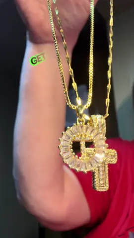 #necklaces #initialnecklace #necklace #goldnecklace #jewelryaddict 